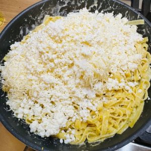 Tagliatelle cu urdă și lămâie