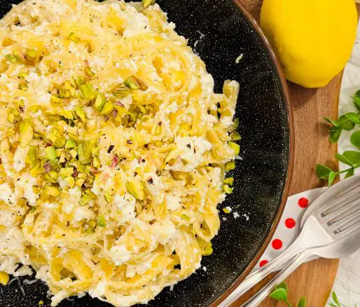 Tagliatelle cu urdă și lămâie