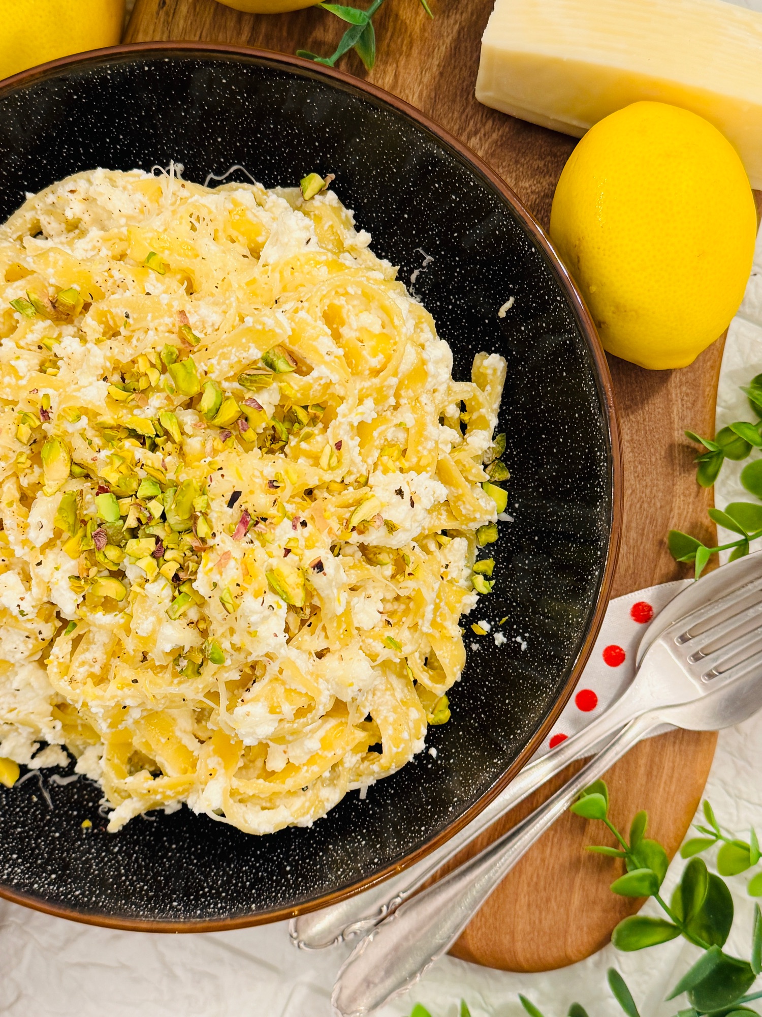 Tagliatelle cu urdă și lămâie