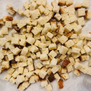 Supă de chimen cu zdrențe de ouă și crutoane ca-n Ardeal