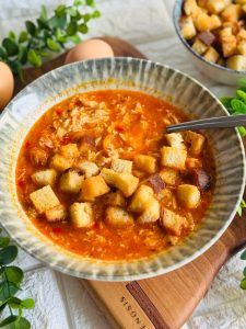 Supă de chimen cu zdrențe de ouă și crutoane ca-n Ardeal