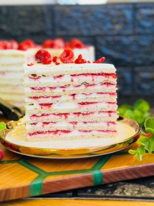 Tort Smântânel cu jeleu de zmeură