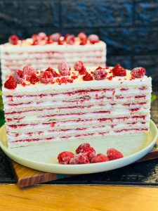 Tort Smântânel cu jeleu de zmeură