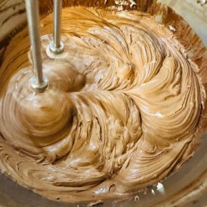 Tortul Inimii Mele - Foi cu miere, cremă de ciocolată și zmeură