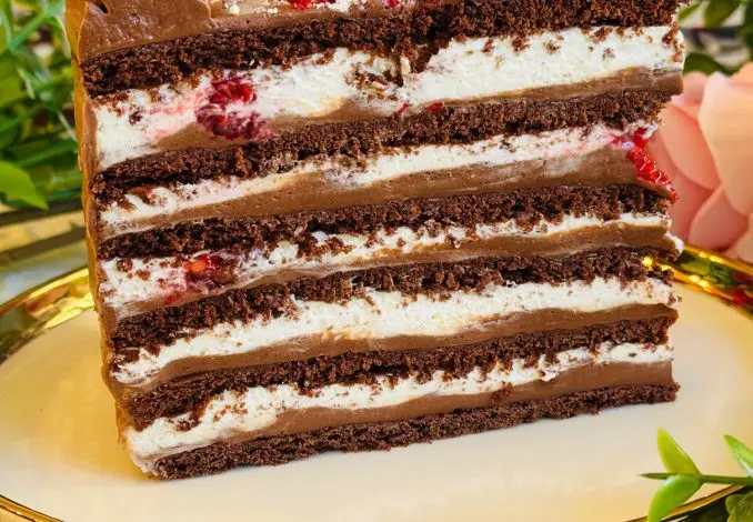 Tortul Inimii Mele - Foi cu miere, cremă de ciocolată și zmeură