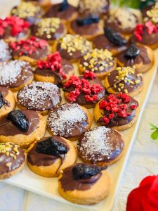 Fursecuri fragede cu miere și ciocolată - Biscuiți glazurați