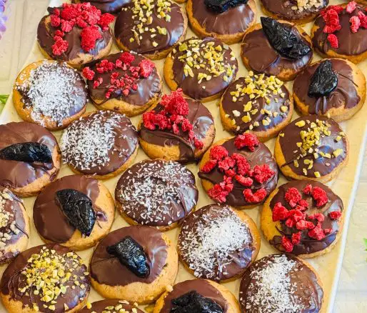 Fursecuri fragede cu miere și ciocolată - Biscuiți glazurați