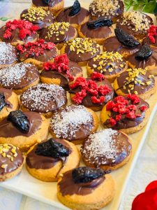 Fursecuri fragede cu miere și ciocolată - Biscuiți glazurați