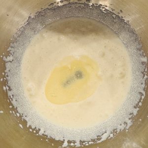 Prăjitură cu mac și glazură de lămâie