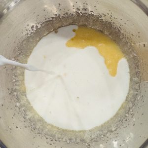 Prăjitură cu mac și glazură de lămâie