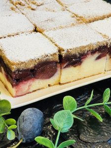 Gomboți cu prune la tava