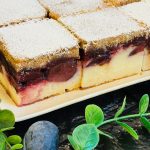 Gomboți cu prune la tava