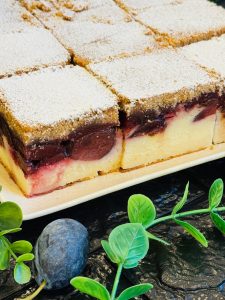 Gomboți cu prune la tava