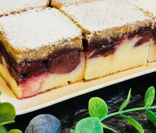 Gomboți cu prune la tava