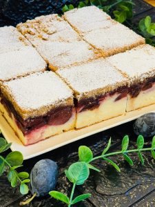 Gomboți cu prune la tava