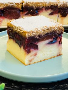 Gomboți cu prune la tava