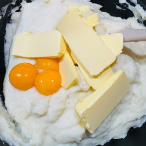 Gomboți cu prune la tava