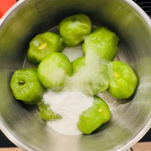 Prăjitură cu mousse de kiwi și cremă de brânză