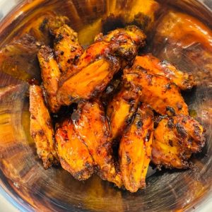 Aripioare glazurate cu miere și portocale