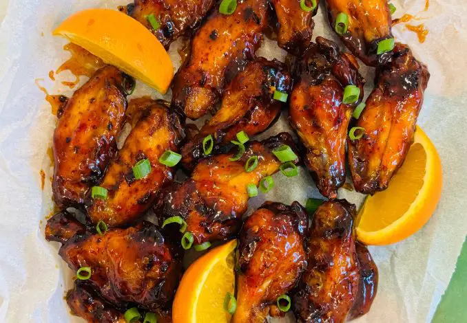 Aripioare glazurate cu miere și portocale