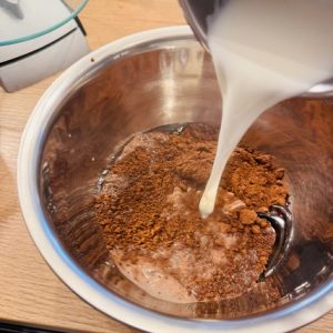 Prăjitura burghezului cu nucă, caramel și ciocolată