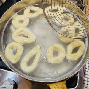 Covrigei Taralli cu ulei de măsline și fenicul