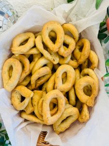 Covrigei Taralli cu ulei de măsline și fenicul