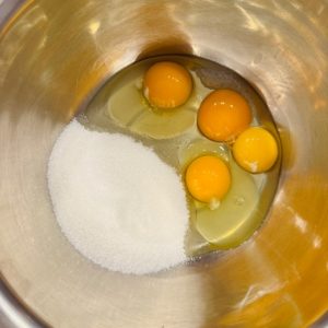 Fursecuri fragede și aromate umplute cu ciocolată