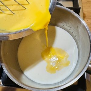 Tort Tiramisu cu cremă de vanilie