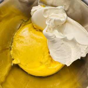 Tort Tiramisu cu cremă de vanilie