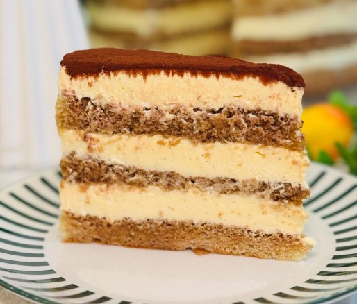 Tort Tiramisu cu cremă de vanilie