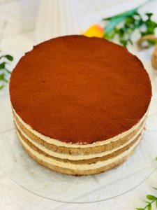 Tort Tiramisu cu cremă de vanilie