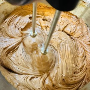 Fursecuri fragede și aromate umplute cu ciocolată