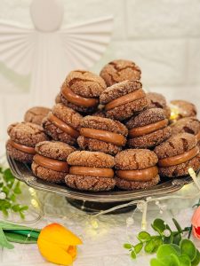 Fursecuri fragede și aromate umplute cu ciocolată