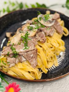 Paste cu antricot de vită și ciuperci