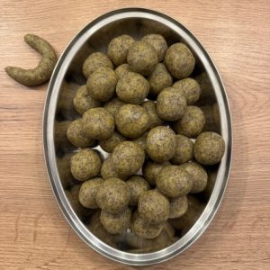 Cornulețe cu mac și lămâie glazurate cu ciocolată albă