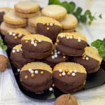Fursecuri cu nuci și ciocolată