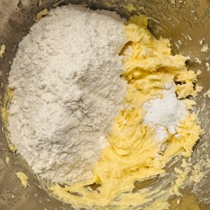 Fursecuri cu nucă și dulceață – rețetă tradițională, fragede și aromate