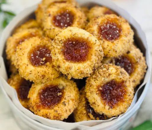 Fursecuri cu nucă și dulceață – rețetă tradițională, fragede și aromate