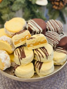 Biscuiți imperiali cu dulceață de lapte și ciocolată
