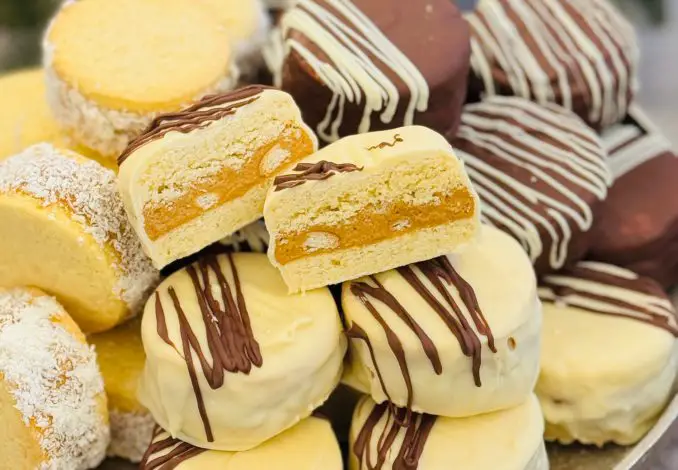Biscuiți imperiali cu dulceață de lapte și ciocolată