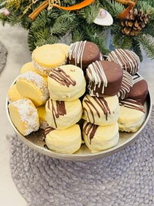 Biscuiți imperiali cu dulceață de lapte și ciocolată
