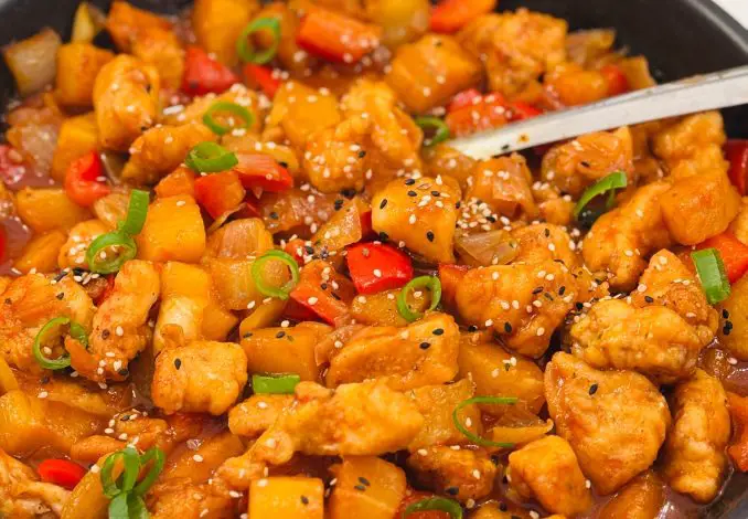 Piept de pui cu ananas în stil asiatic