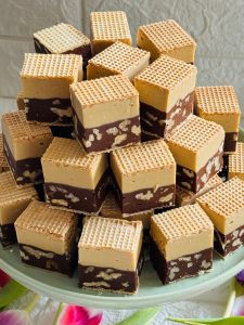 Ciocolată de casă cu nucă, caramel și cafea