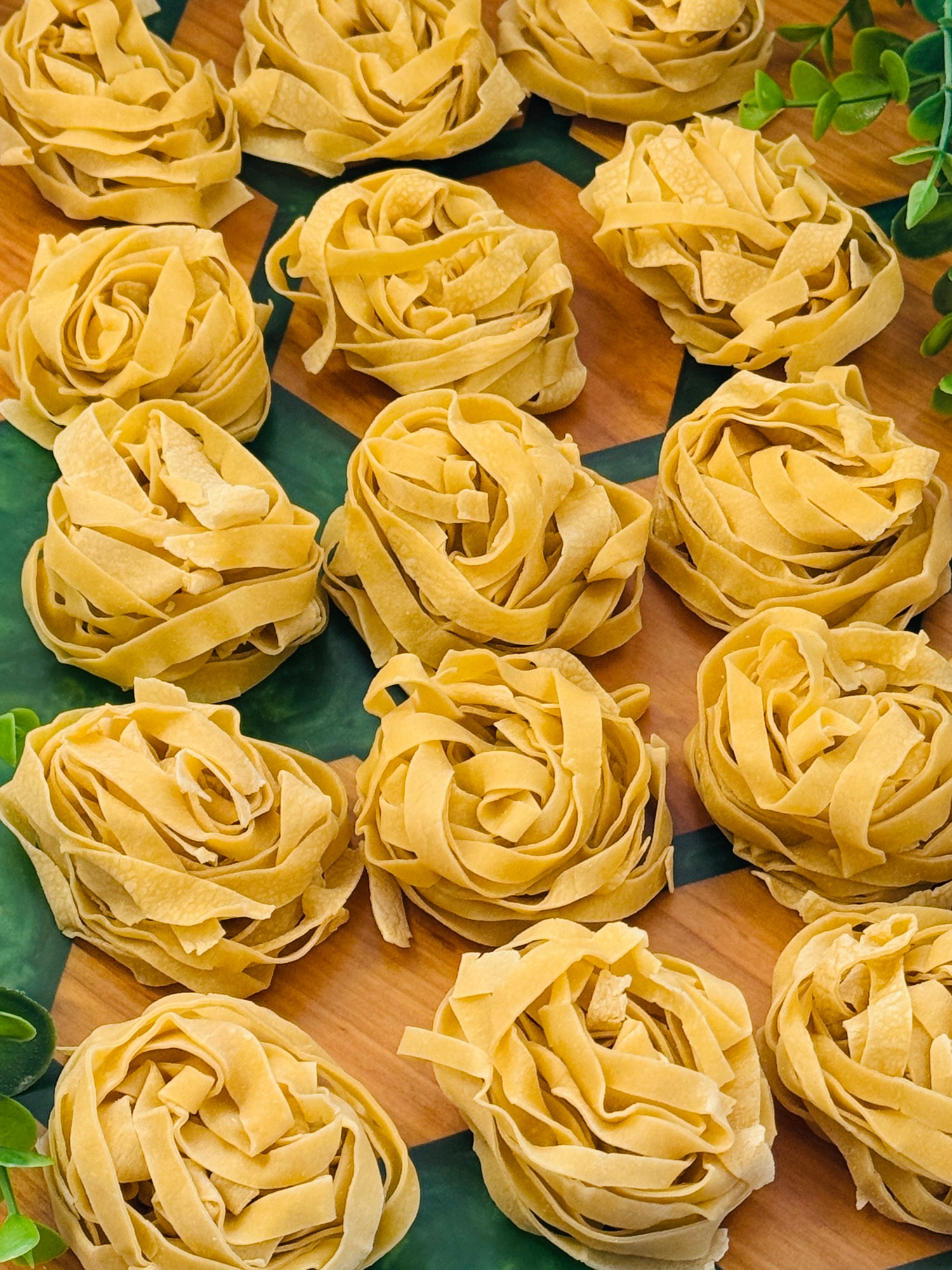 Tagliatelle de casă, magia pastelor proaspete care rup internetul