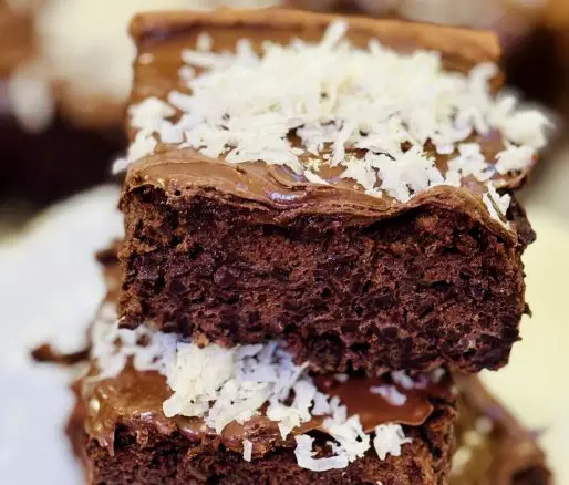 Budincă de tăieței cu ciocolată și cocos