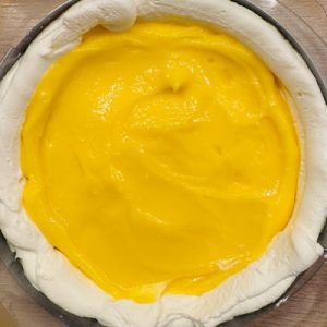 Tort Lemon Velvet cu mousse de lămâie și lemon curd