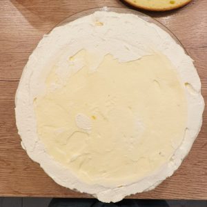 Tort Lemon Velvet cu mousse de lămâie și lemon curd