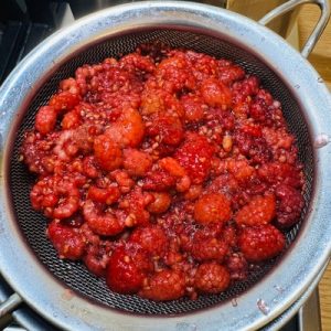 Ciocolată de casă cu zmeură și fistic