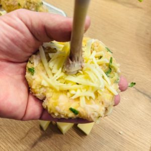 Polpetine de pui cu cartofi în crustă crocantă